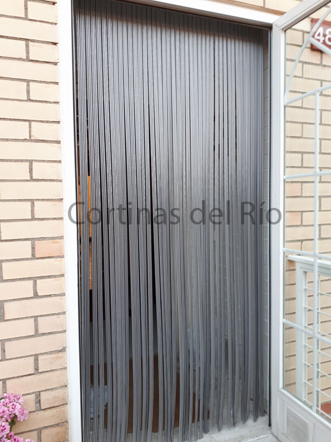 Album fotografíco de cortinas para puertas antimoscas año 2016. Vea las  fotografías de nuestros clientes